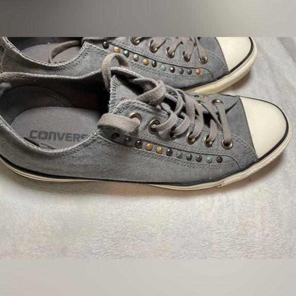 Converse Chuck Taylor All Star Eyebrow CutOut Ox Ground Grey Studded Women’s 9.5 - Picture 4 of 8